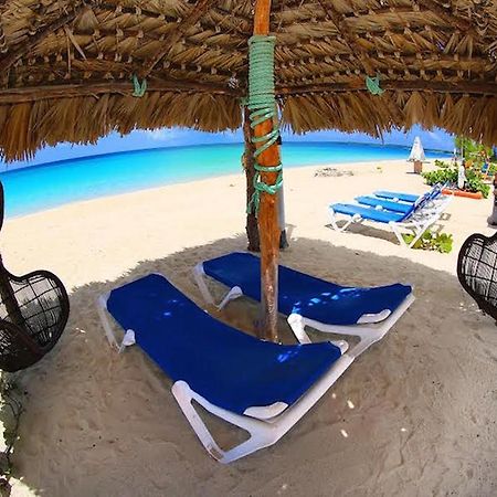 Rollezz Villas Beach Resort Old Bight Dış mekan fotoğraf