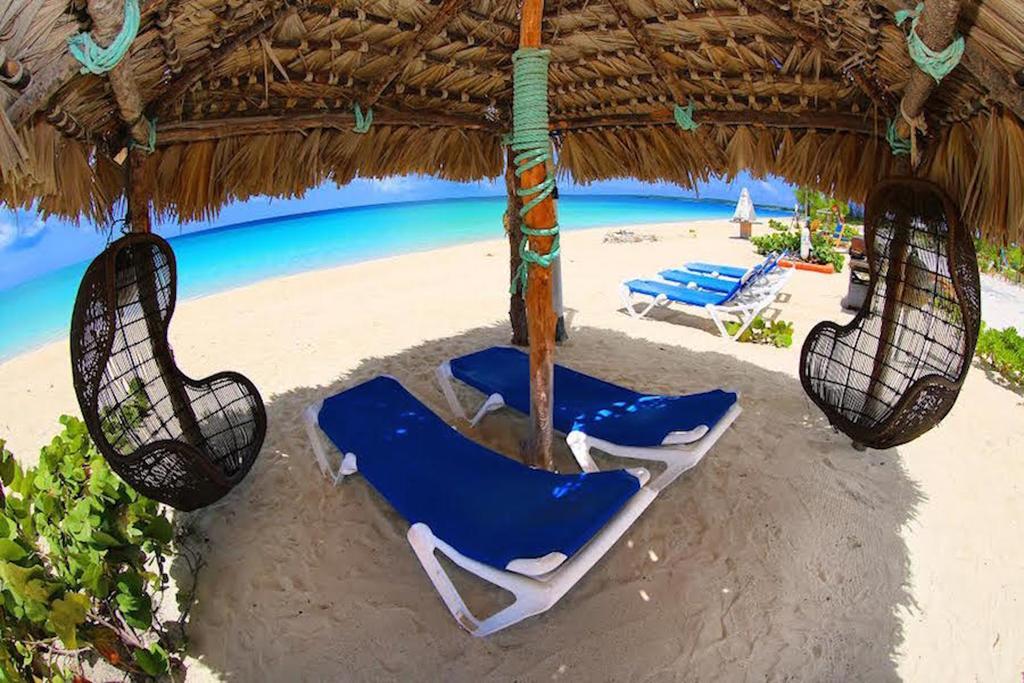 Rollezz Villas Beach Resort Old Bight Dış mekan fotoğraf